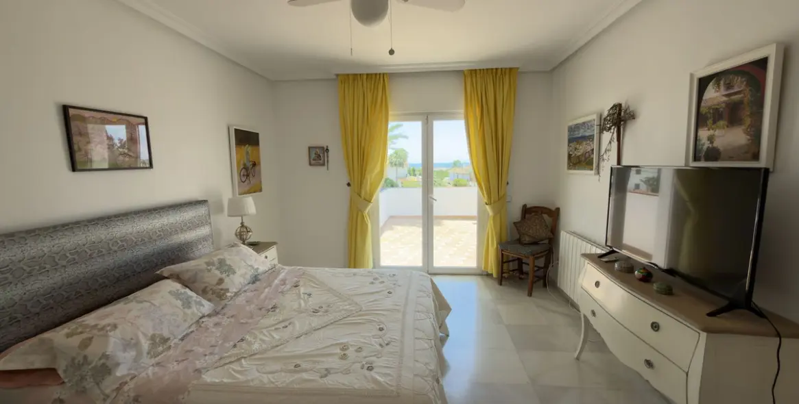 Venta de villa independiente en San Pedro de Alcántara 37