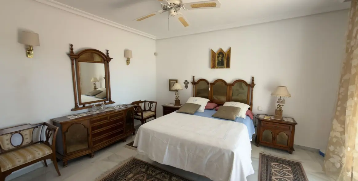 Venta de villa independiente en San Pedro de Alcántara 48