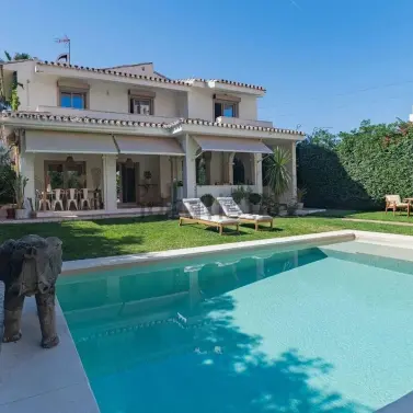Venta de villa independiente en Torremolinos