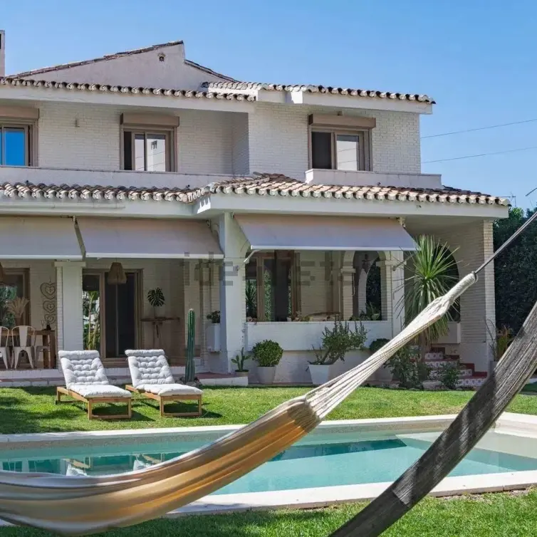 Sale of detached villa in Torremolinos