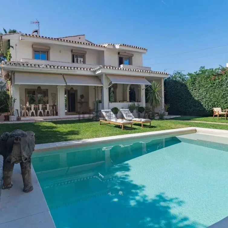 Sale of detached villa in Torremolinos