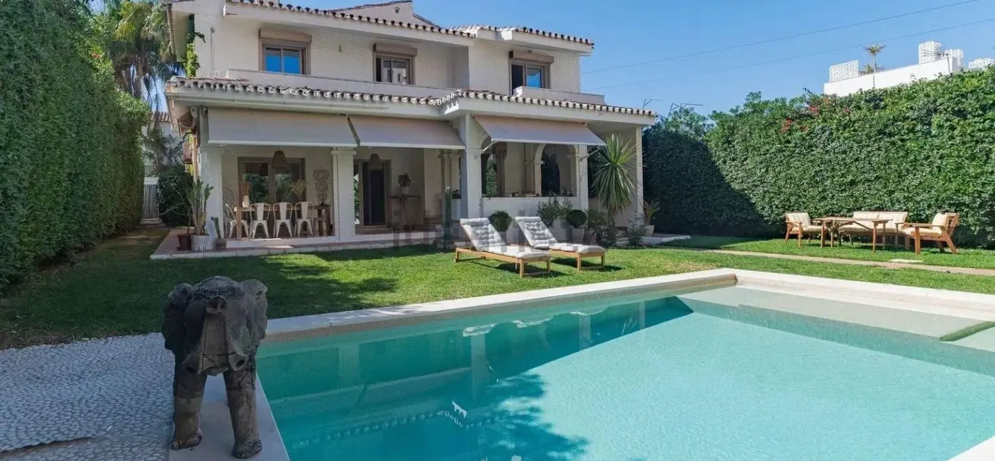 Sale of detached villa in Torremolinos 1