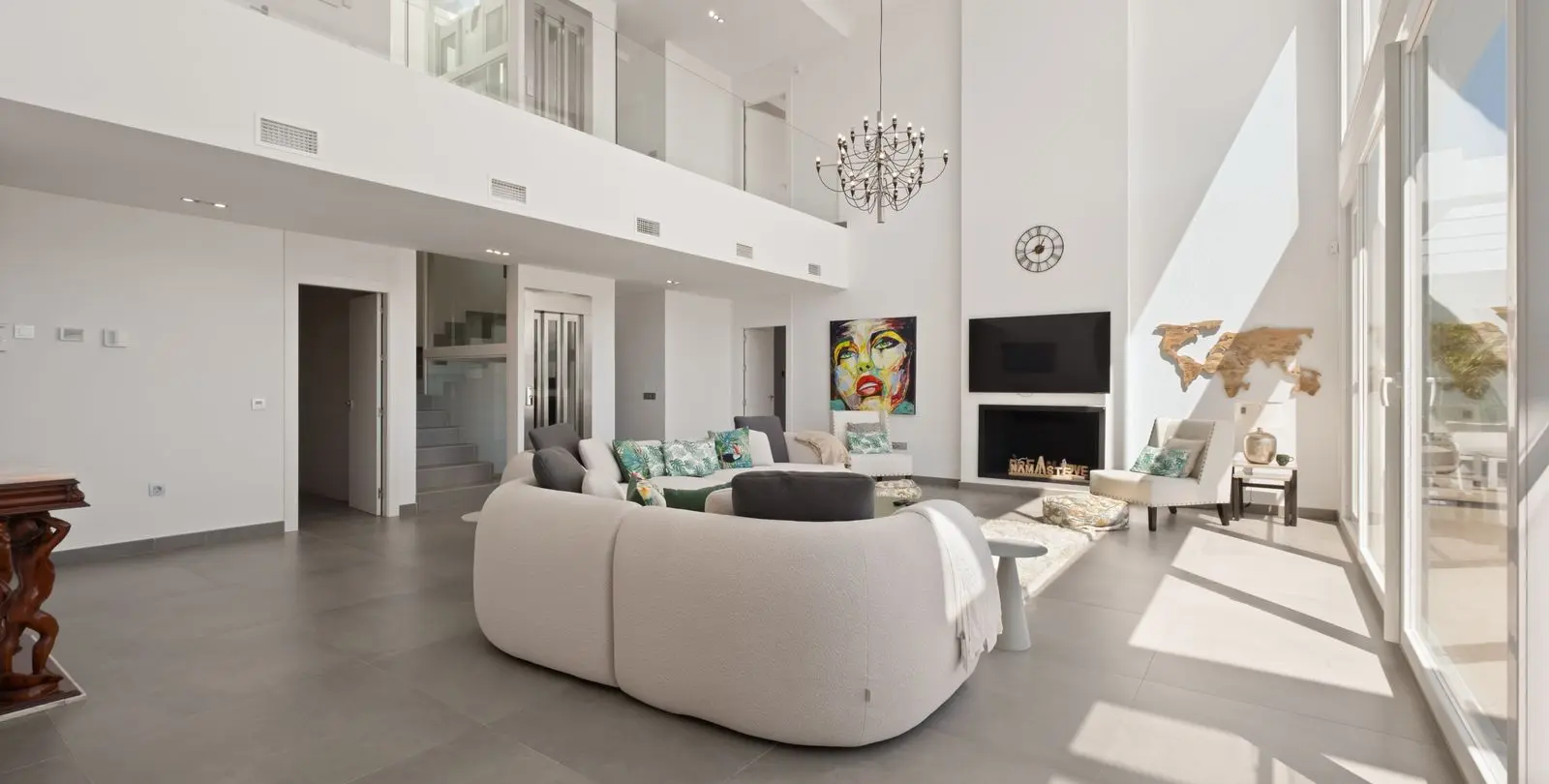 Sale of detached villa in La Mairena 7