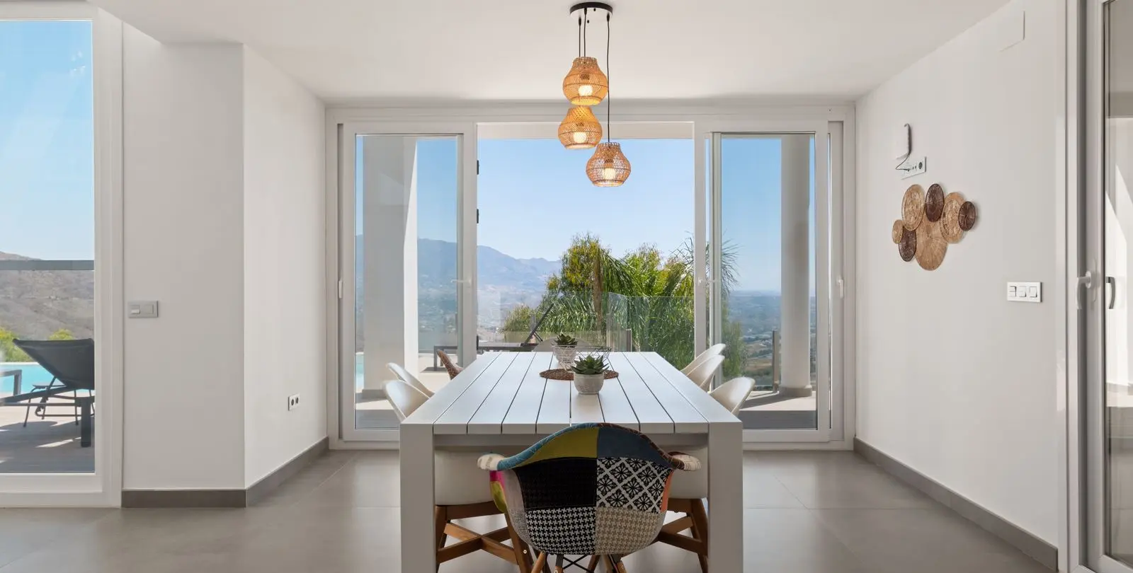 Sale of detached villa in La Mairena 10