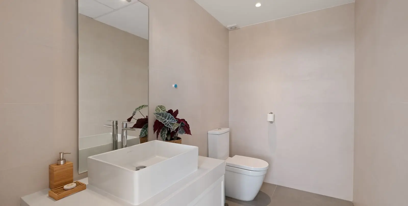Sale of detached villa in La Mairena 30