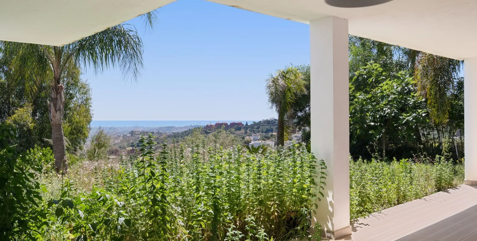 Sale of detached villa in La Mairena 38