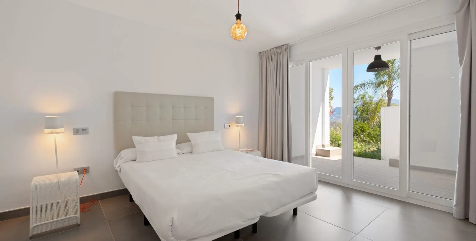 Sale of detached villa in La Mairena 39