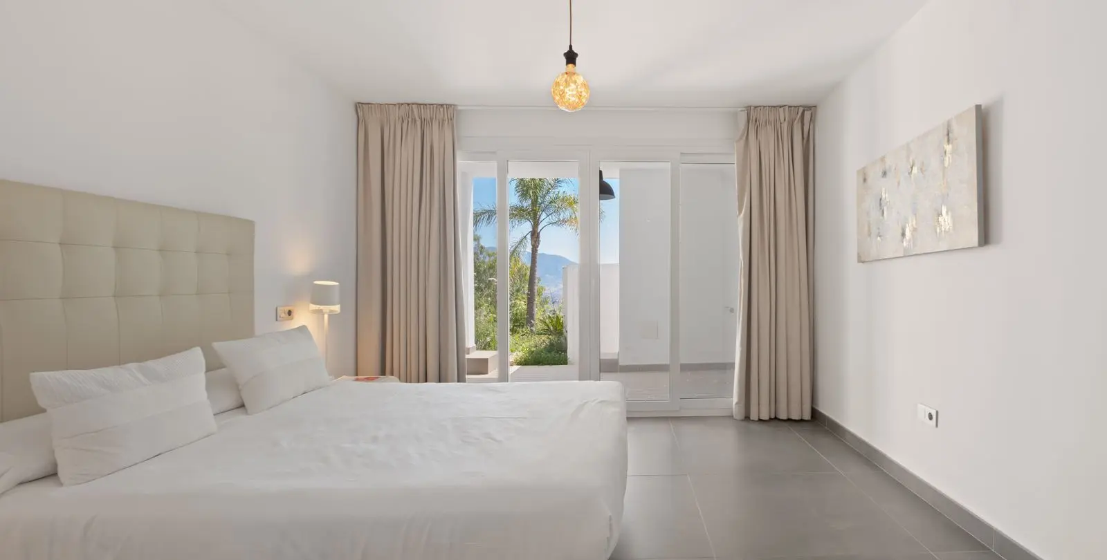 Sale of detached villa in La Mairena 41