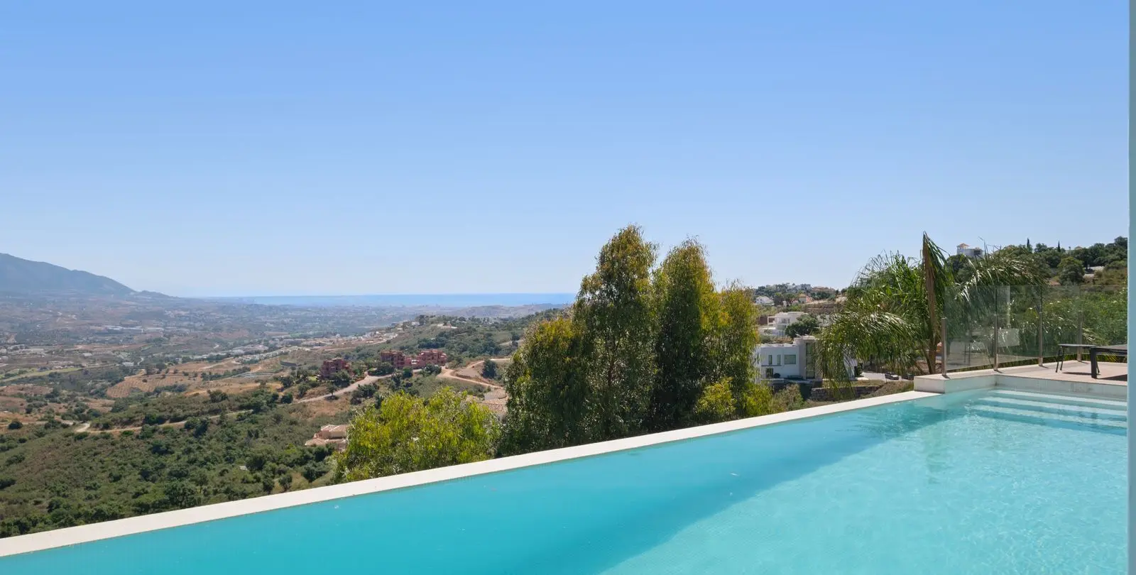 Sale of detached villa in La Mairena 49