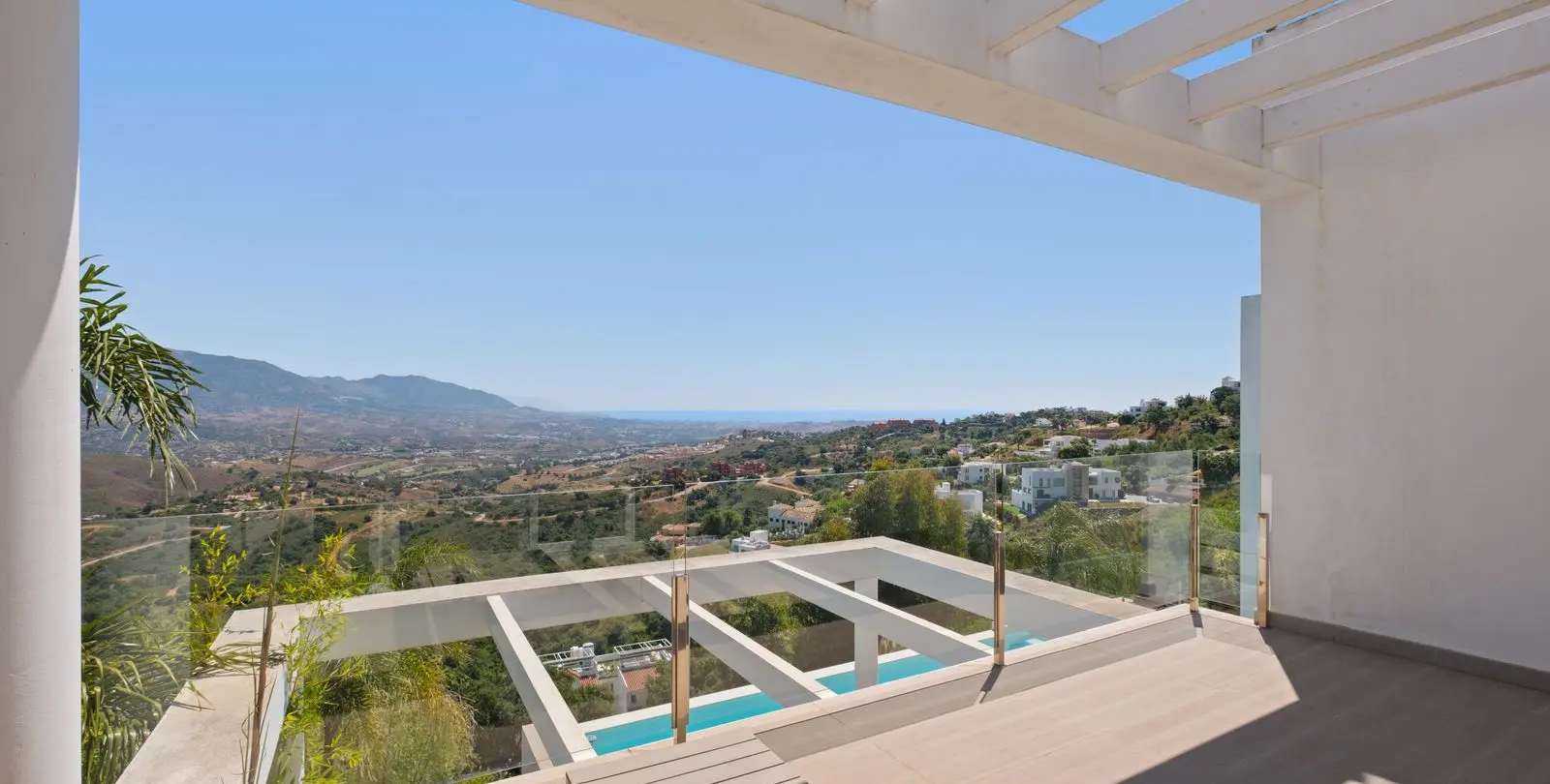 Sale of detached villa in La Mairena 57
