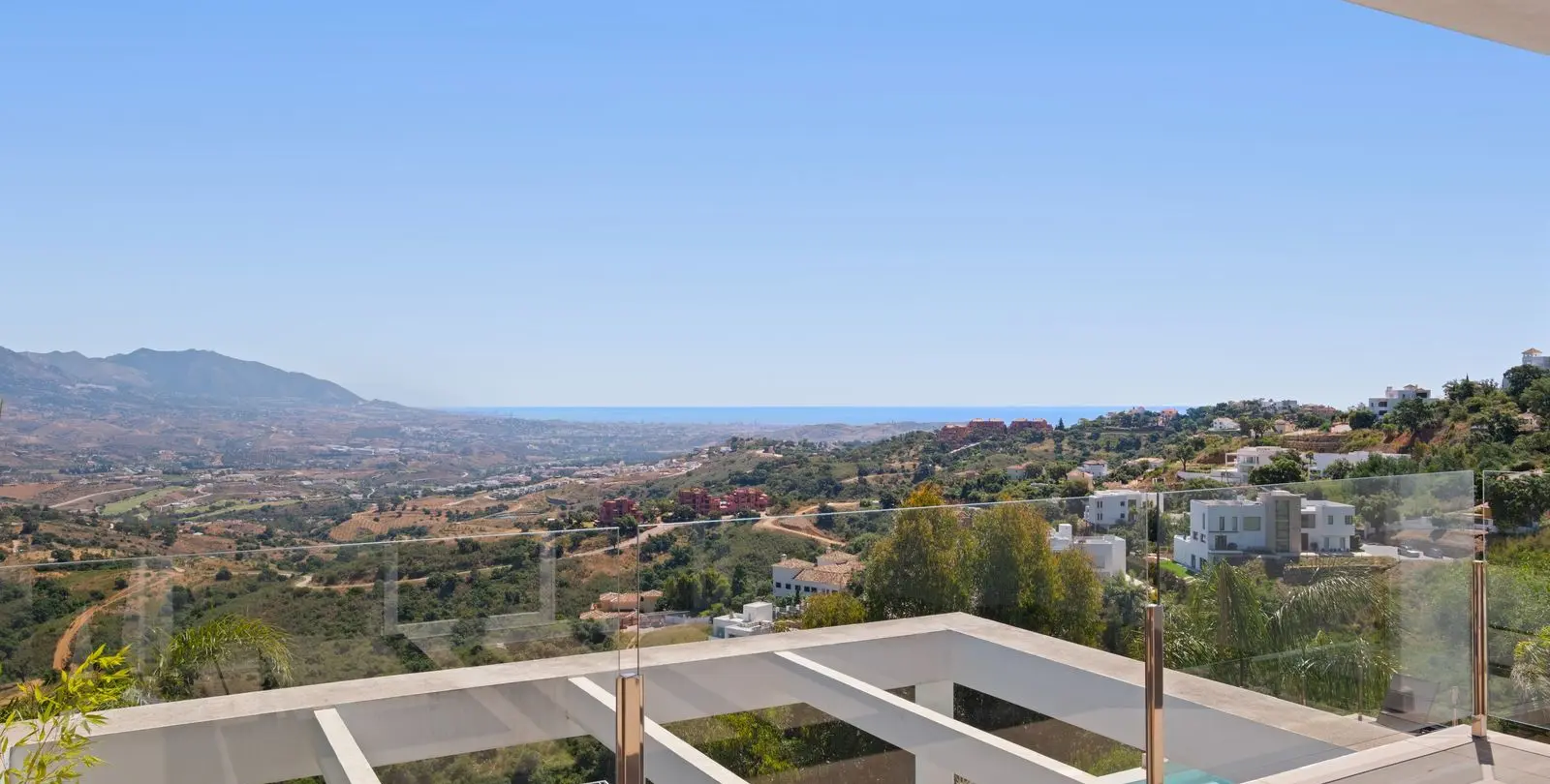 Sale of detached villa in La Mairena 59