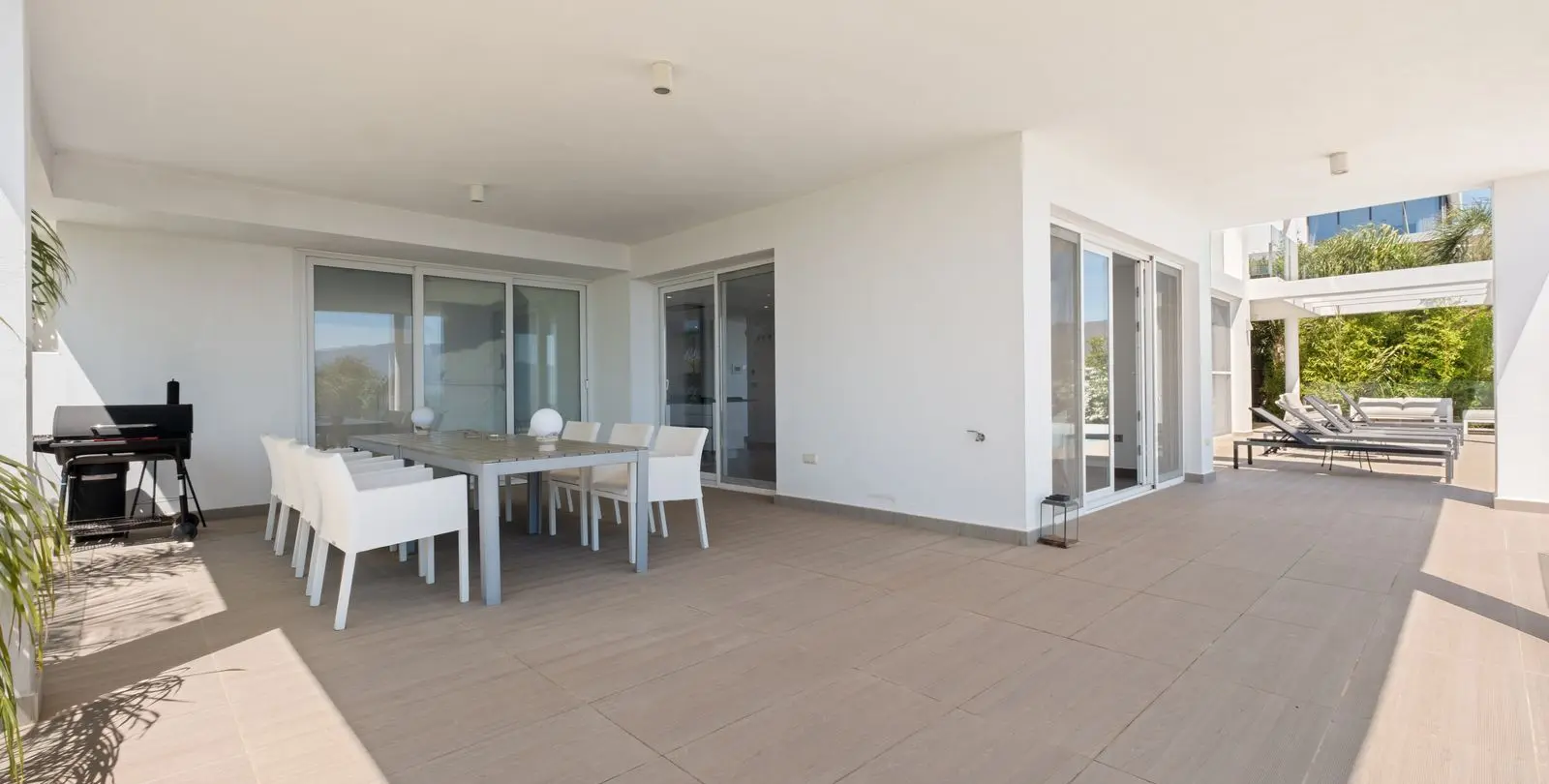 Sale of detached villa in La Mairena 73