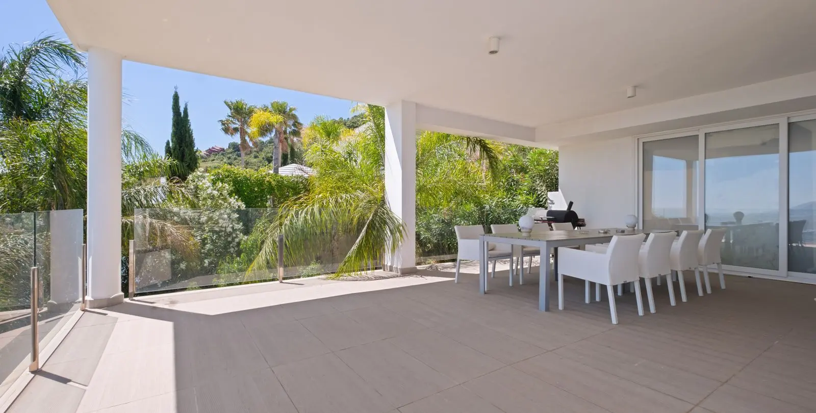 Sale of detached villa in La Mairena 74