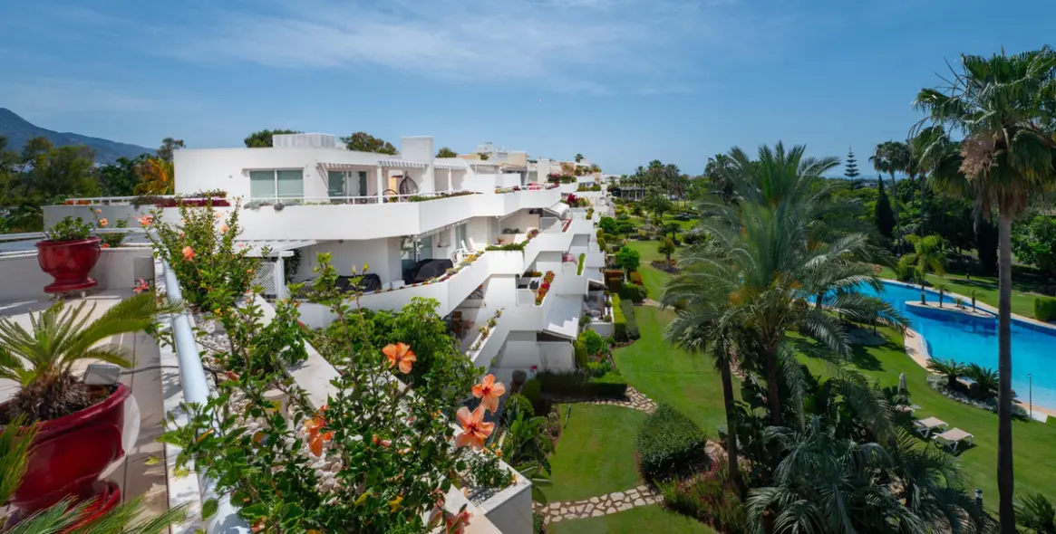 Venta de ático dúplex en Nueva Andalucía 1