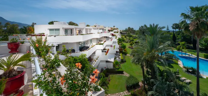 Venta de ático dúplex en Nueva Andalucía 0