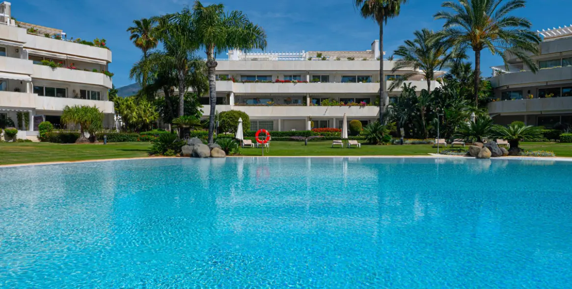 Venta de ático dúplex en Nueva Andalucía 3