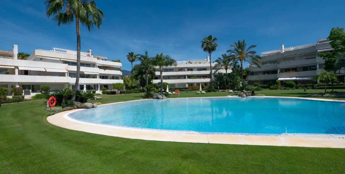 Venta de ático dúplex en Nueva Andalucía 4