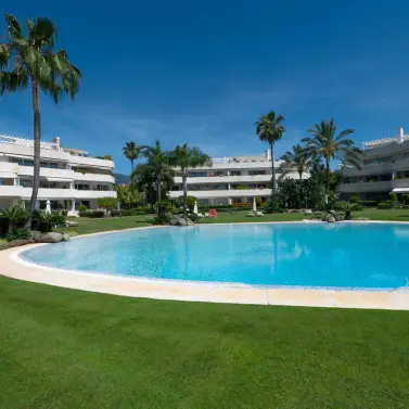 Venta de ático dúplex en Nueva Andalucía