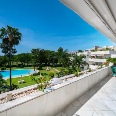 Venta de ático dúplex en Nueva Andalucía