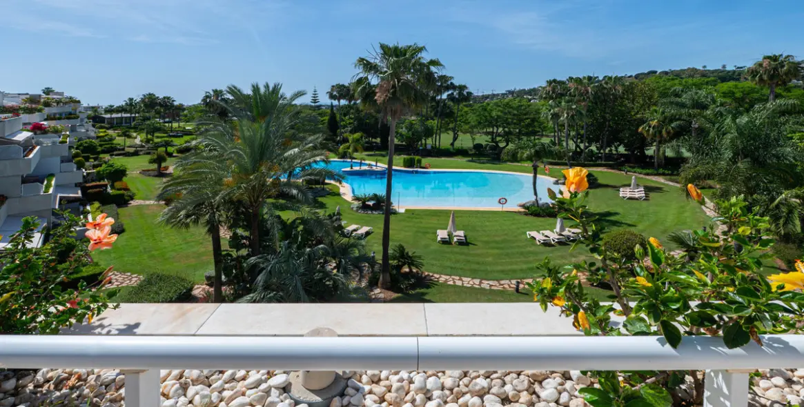 Venta de ático dúplex en Nueva Andalucía 8