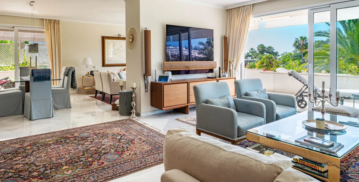 Venta de ático dúplex en Nueva Andalucía 16