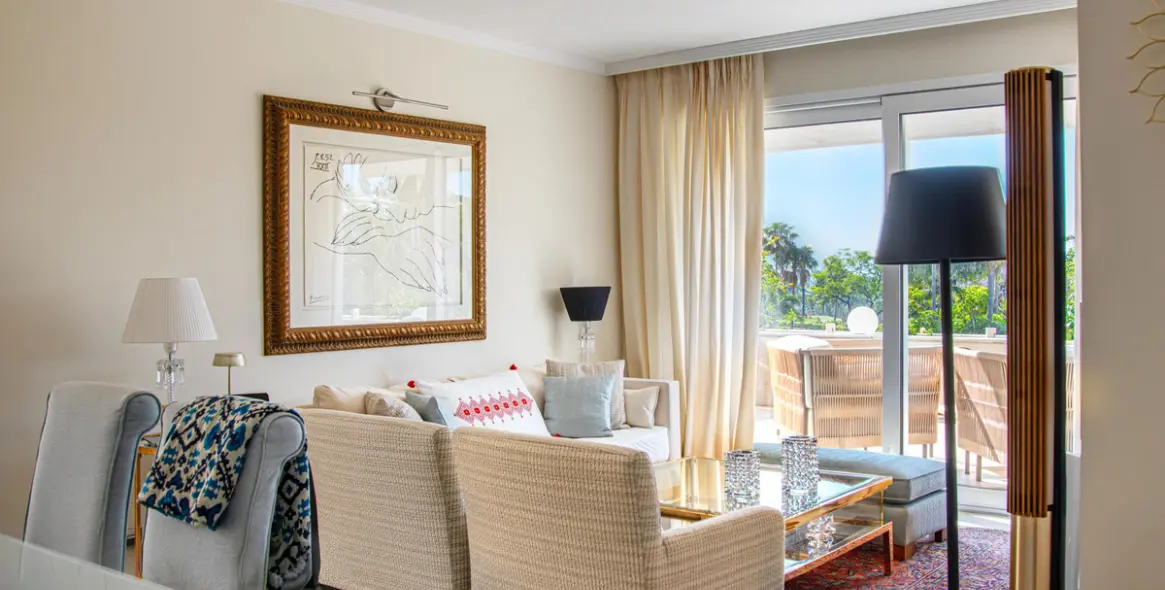 Venta de ático dúplex en Nueva Andalucía 19