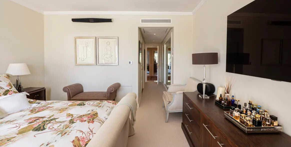 Venta de ático dúplex en Nueva Andalucía 26