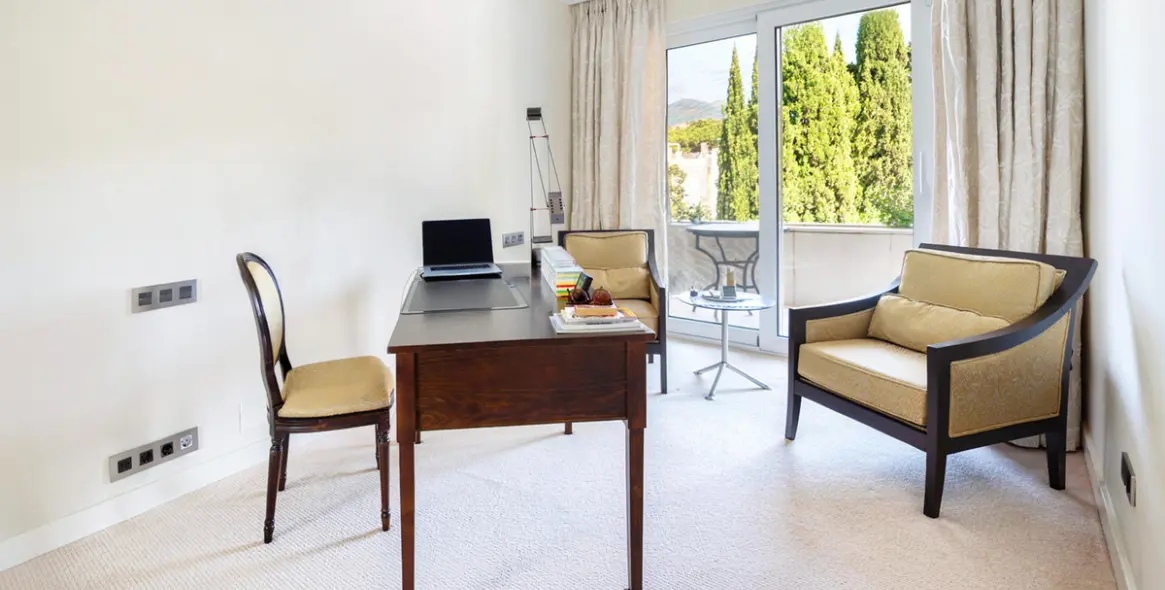 Venta de ático dúplex en Nueva Andalucía 27