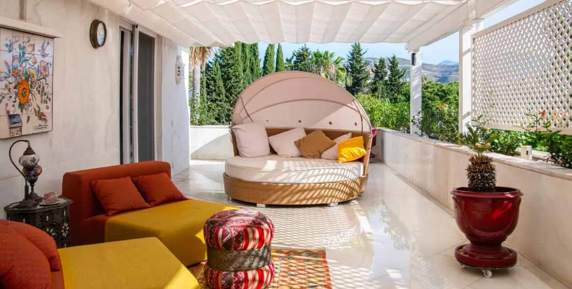 Venta de ático dúplex en Nueva Andalucía 41