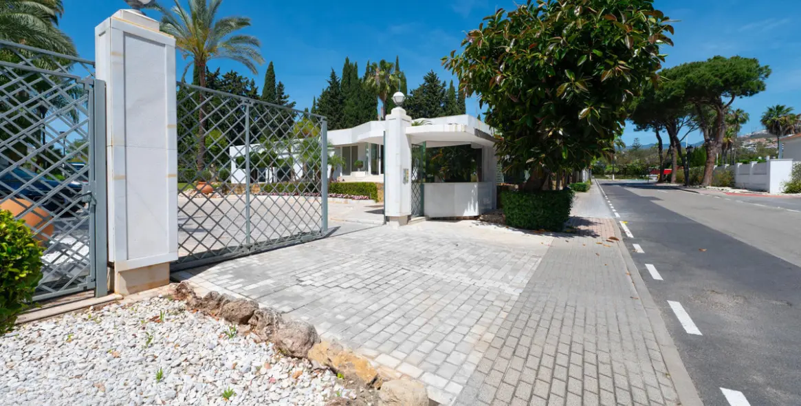 Venta de ático dúplex en Nueva Andalucía 51