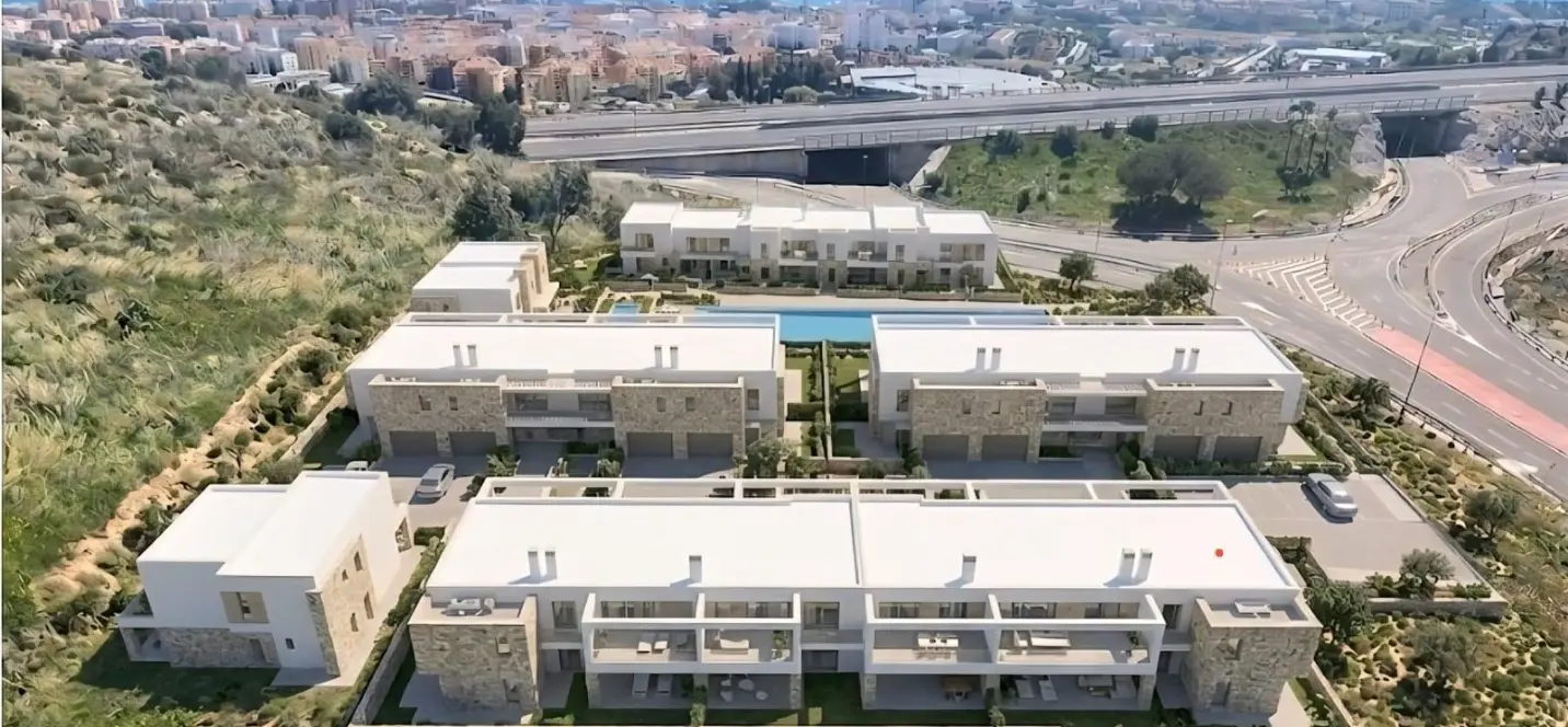 Продажа  жилого участка в Benalmadena 0