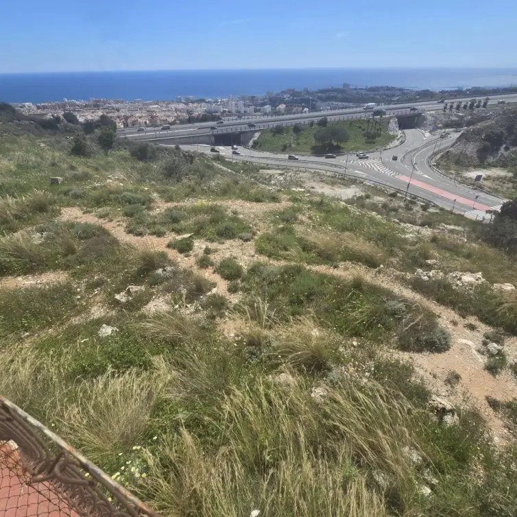 Продажа  жилого участка в Benalmadena