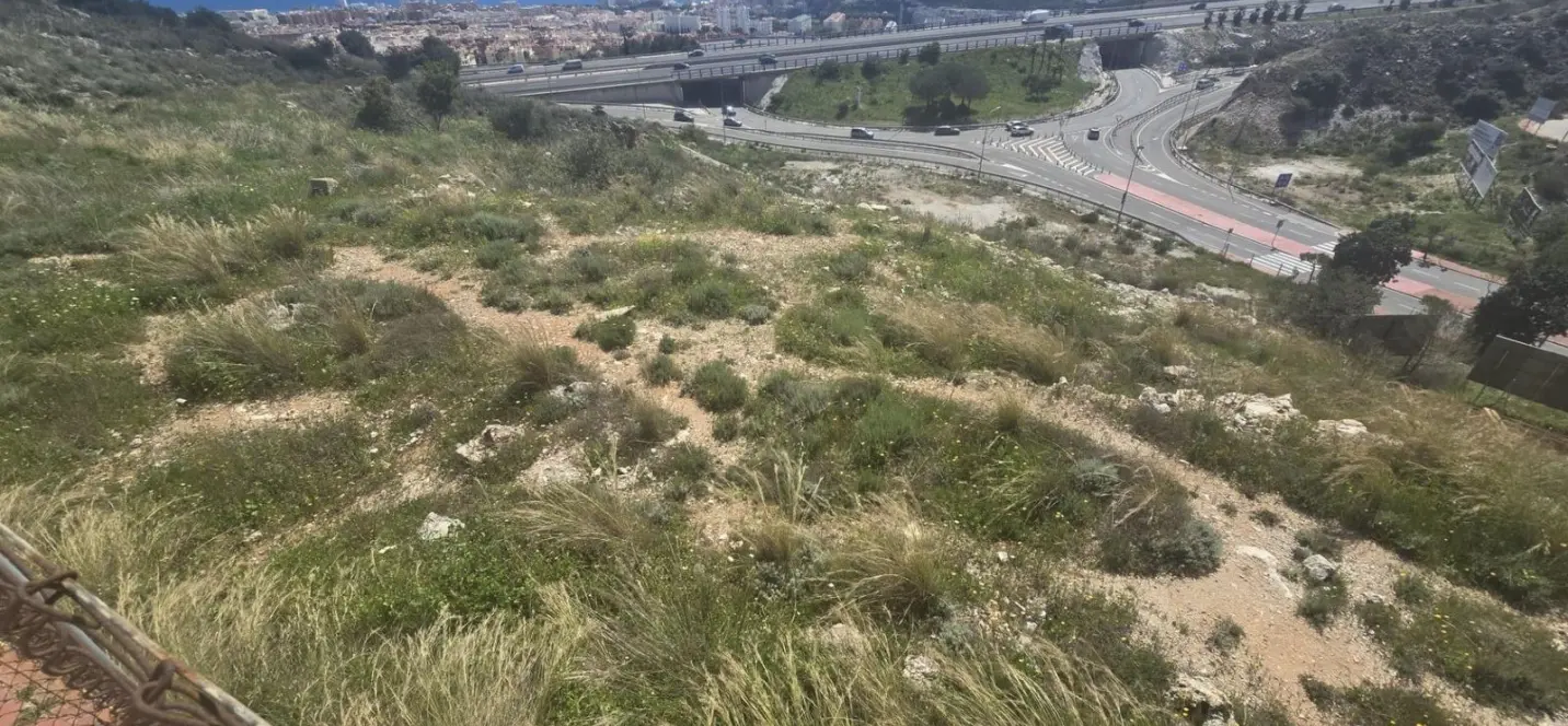 Продажа  жилого участка в Benalmadena 1