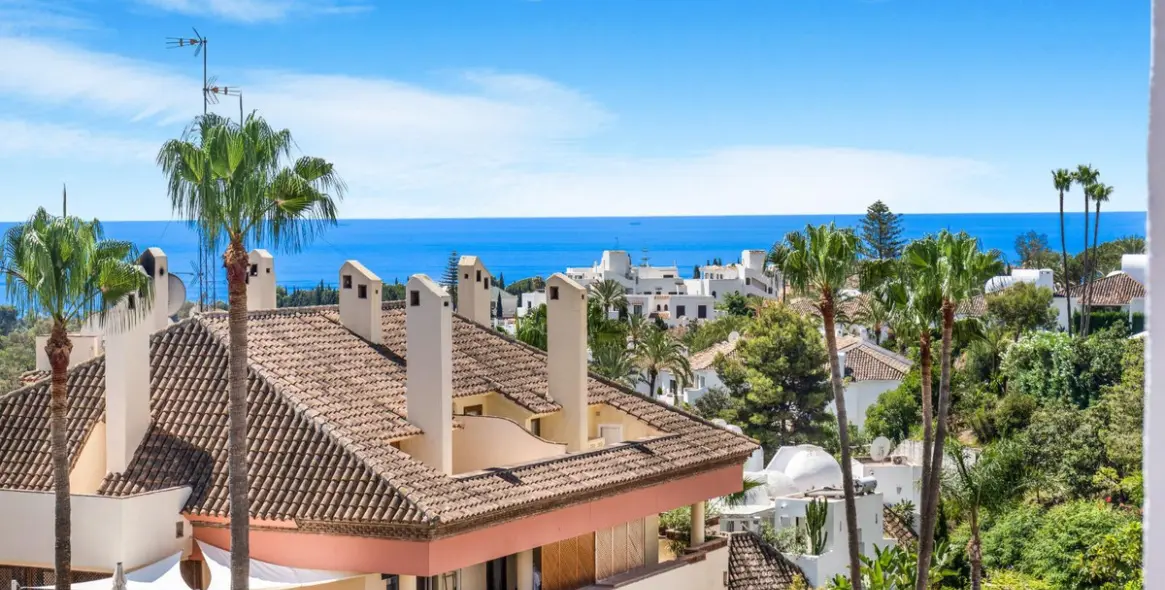 Short-term rent of middle floor apartment in The Golden Mile 2