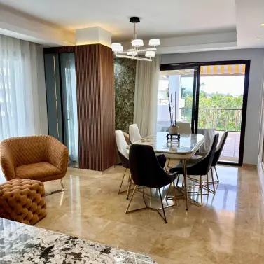 Alquiler a corto plazo de apartamento en planta media en The Golden Mile