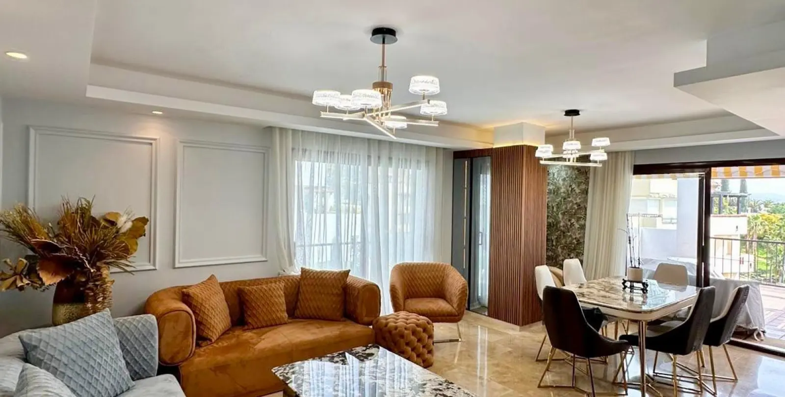 Long-term rent of middle floor apartment in The Golden Mile 1