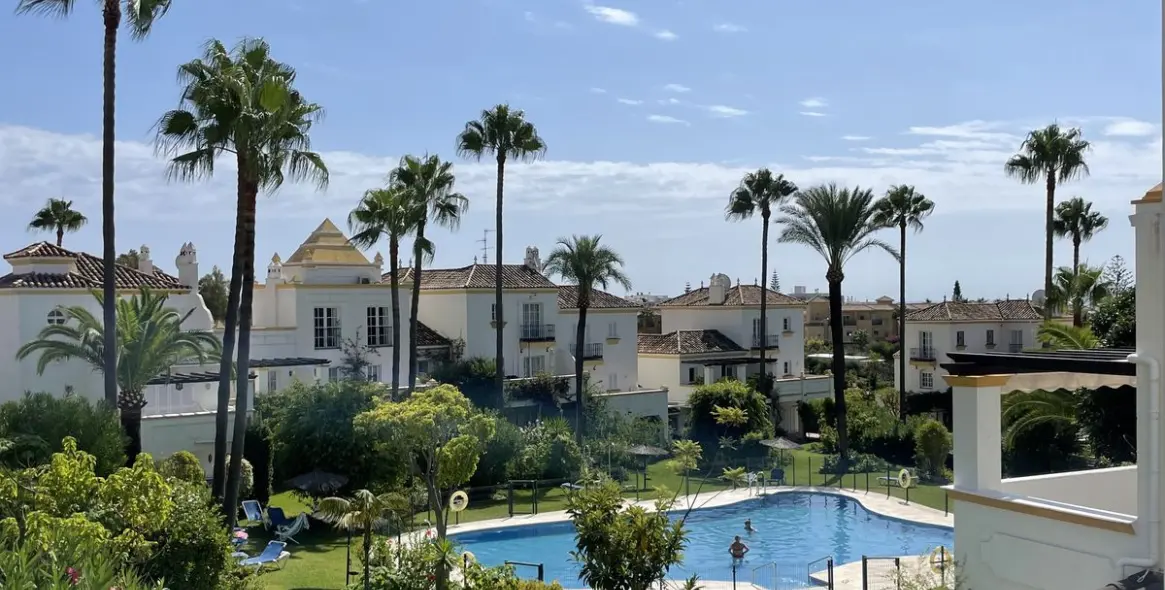 Долгосрочная аренда пентхауса в Estepona 1