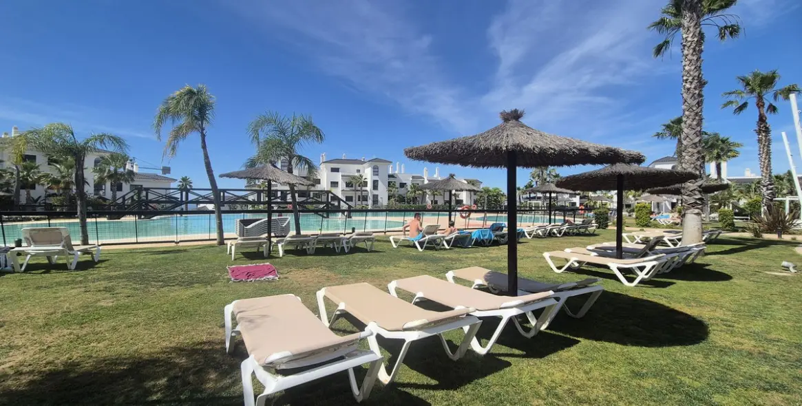 Long-term rent of ground floor apartment in Estepona 16