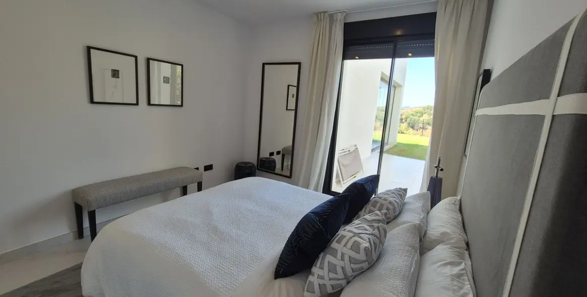Long-term rent of ground floor apartment in Estepona 45