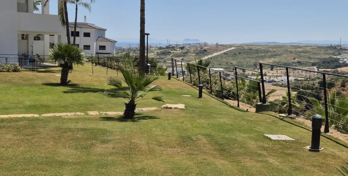 Long-term rent of ground floor apartment in Estepona 63