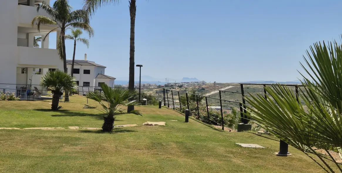Long-term rent of ground floor apartment in Estepona 111