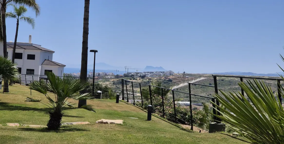 Long-term rent of ground floor apartment in Estepona 112