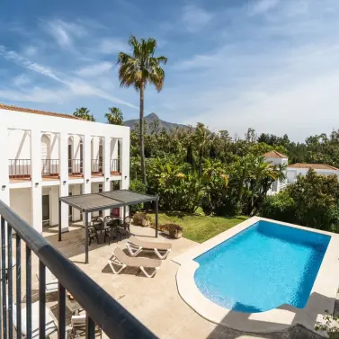 Long-term rent of detached villa in Nueva Andalucía
