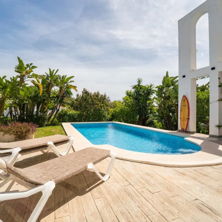 Long-term rent of detached villa in Nueva Andalucía