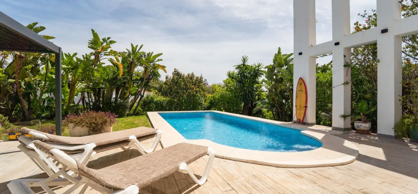 Long-term rent of detached villa in Nueva Andalucía 1