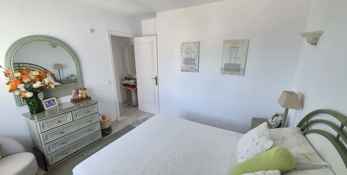 Venta de apartamento en planta media en Riviera del Sol 16