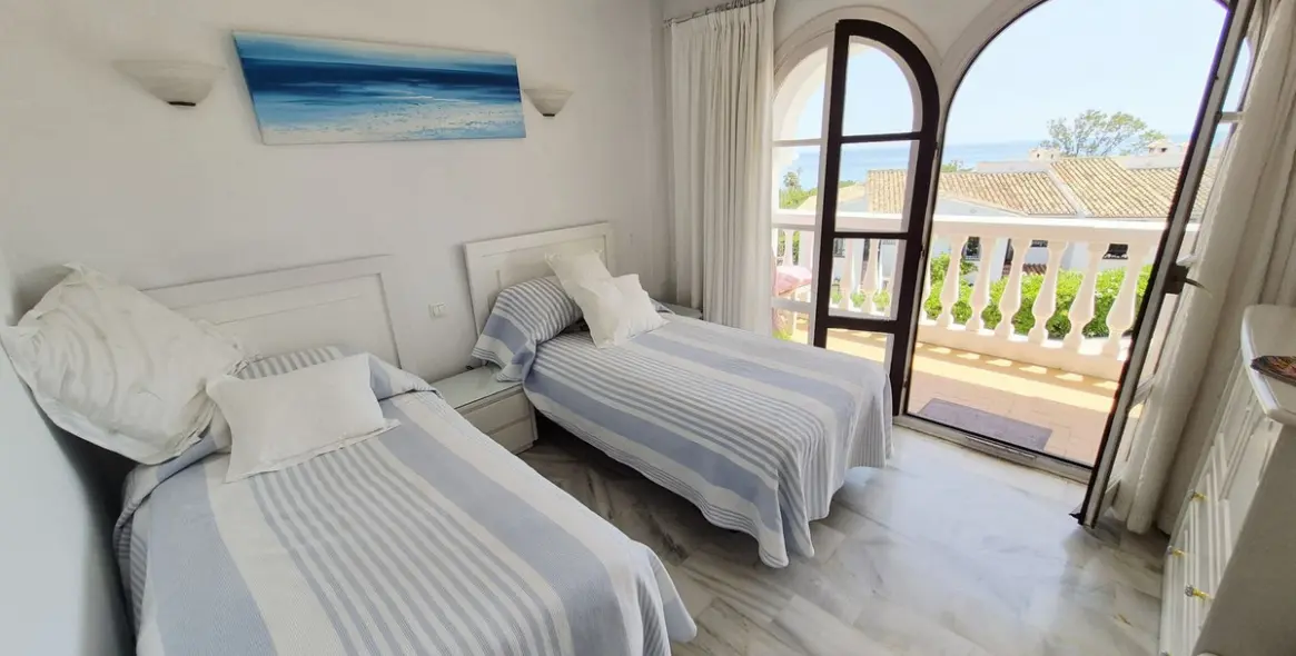Venta de apartamento en planta media en Riviera del Sol 17