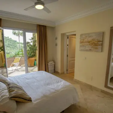 Venta de apartamento en planta baja en Casares Playa