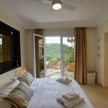 Venta de apartamento en planta baja en Casares Playa