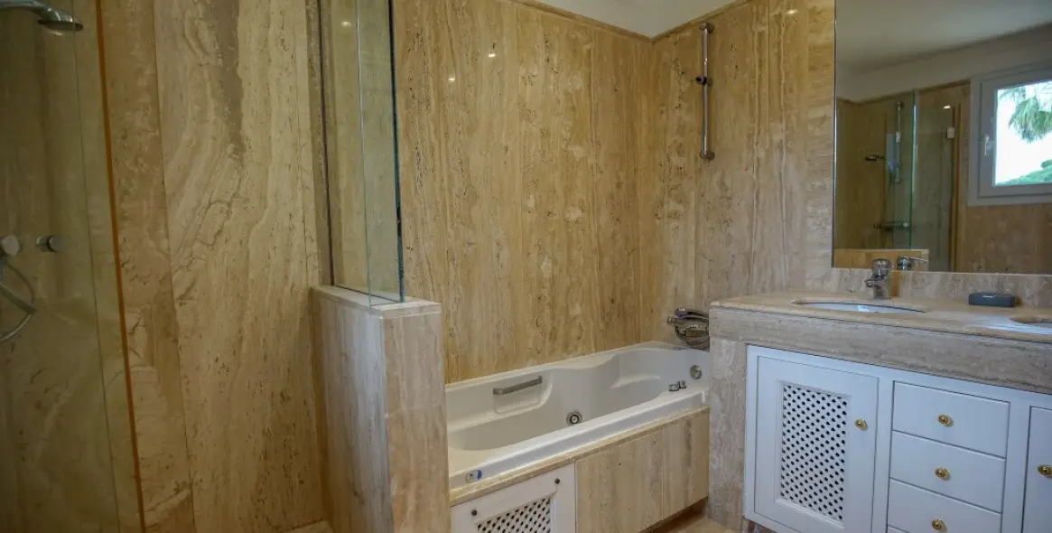 Venta de apartamento en planta baja en Casares Playa 13